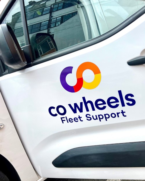 Fleet Support cleaning car